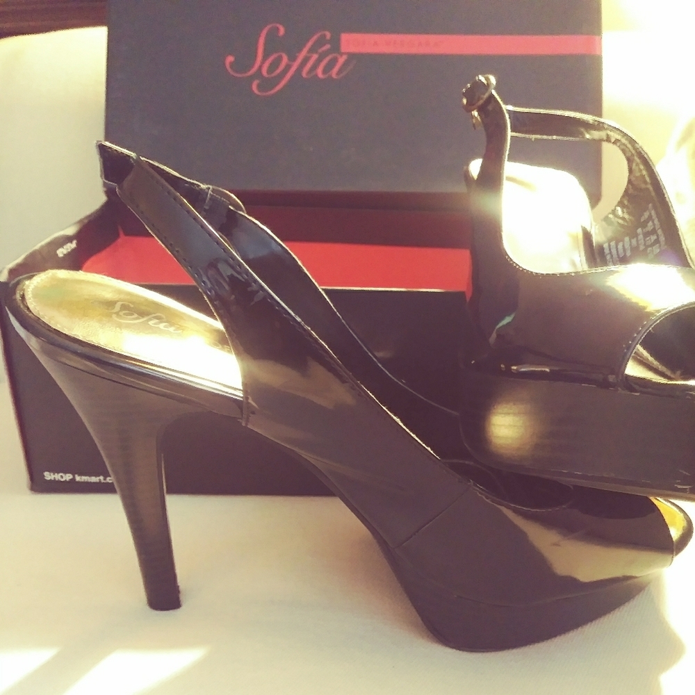 Black pantent leather high heels